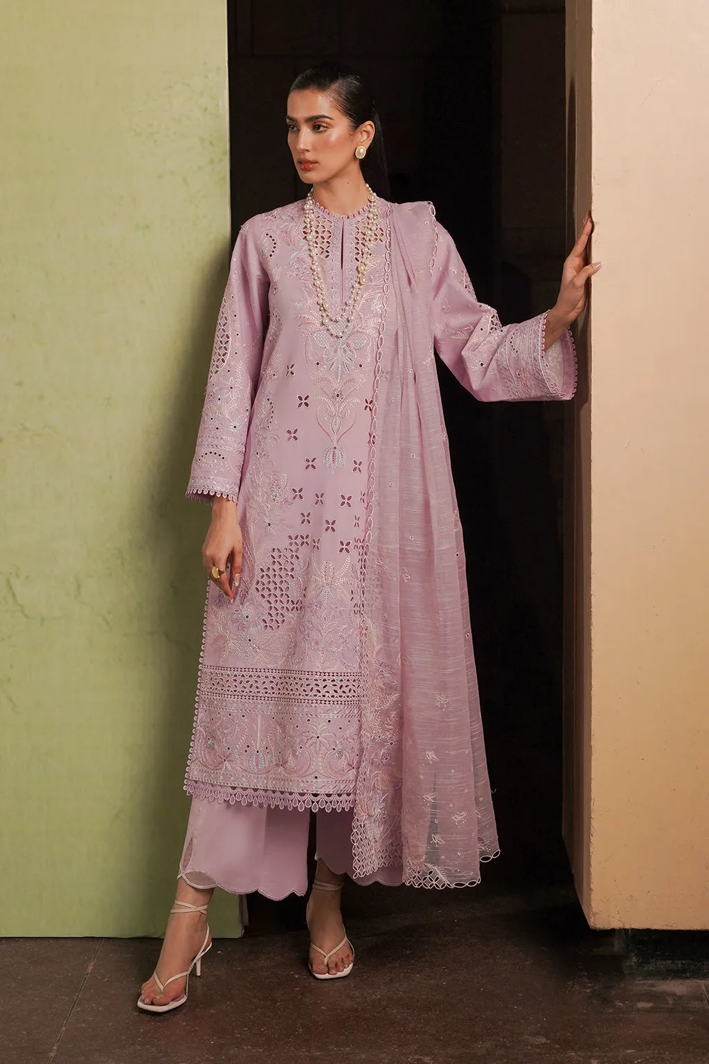 Afrozeh Luxury Chikankari Lawn – Thistle